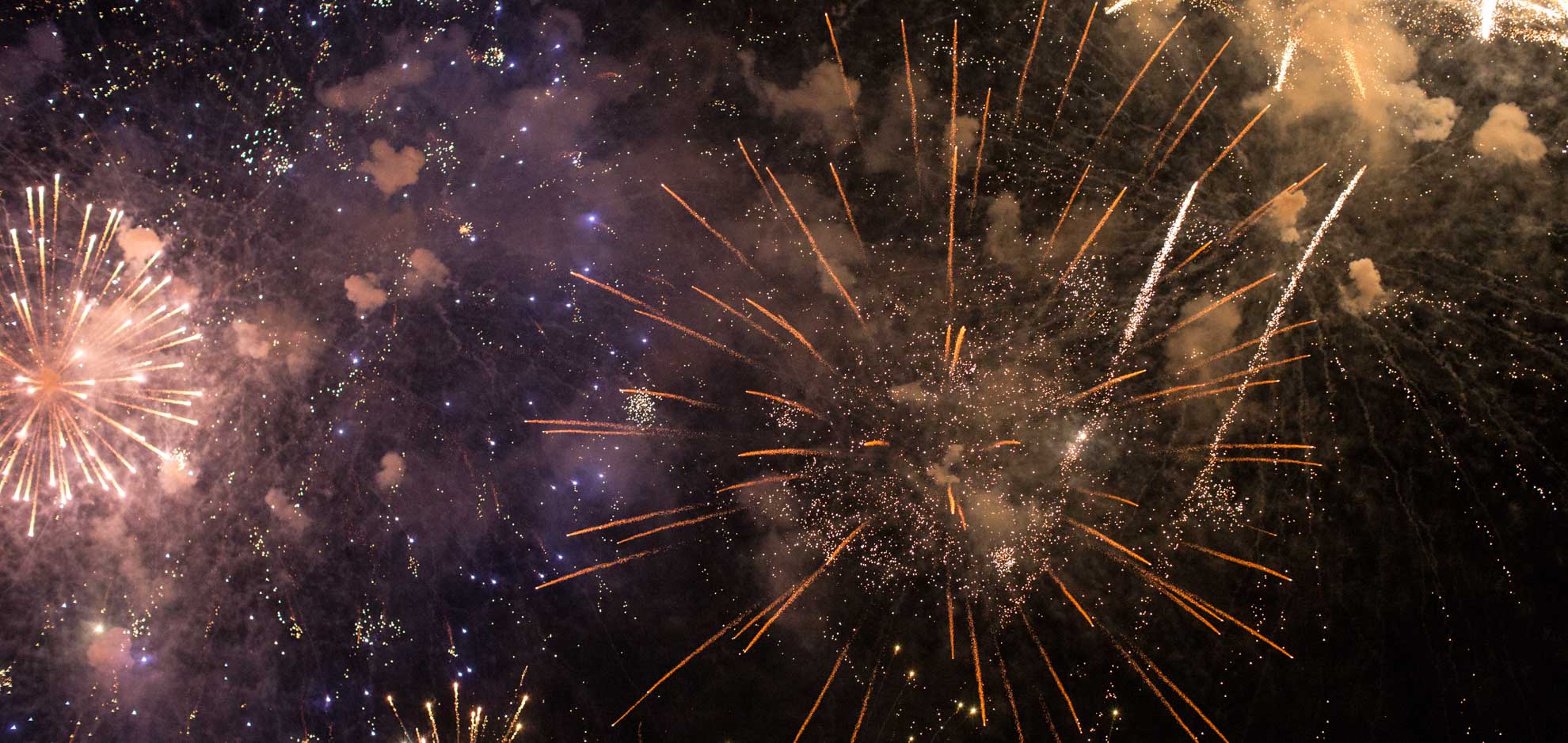 Bleu-Blanc-Rouge, Nation en fête
Bleu de france, blanc de fête et rouge de feux, beau 14 juillet !
Bon 14 juillet !
