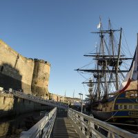 L'Hermione sous le fort de Brest