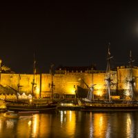 L'Etoile du Roy et l'Hermione sous le fort de Brest